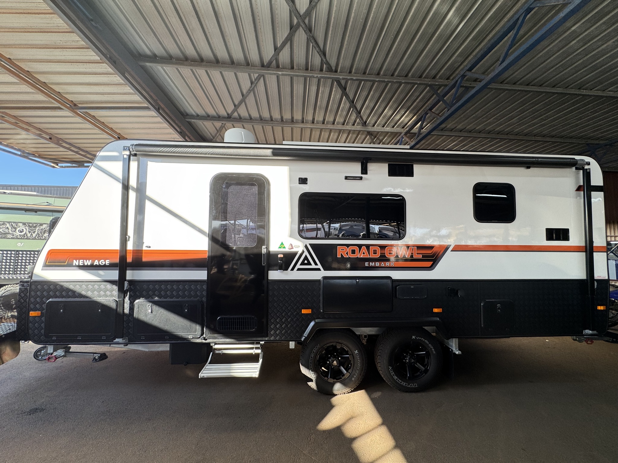 RO19BE EMB MY25 | 19ft Road Owl Bunk Ensuite Embark