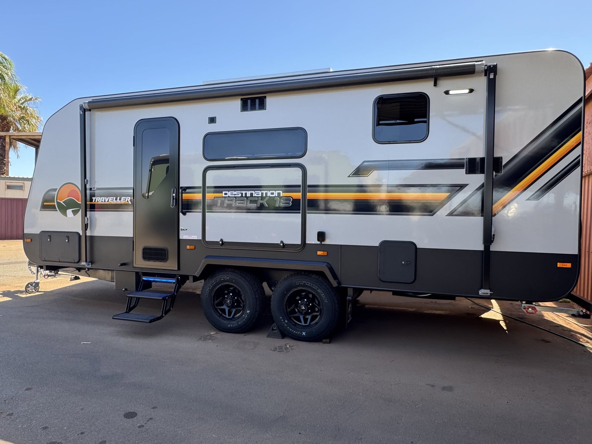 TRAVELLER CARAVANS 18FT FAMILY DESTINATION TRACK (Semi Offroad)